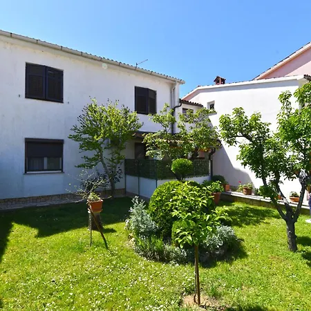 Apartment Nevina 1230 Pula