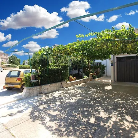 Apartment Nevina 1230 *