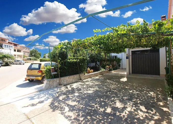 Appartement Nevina 1230 *